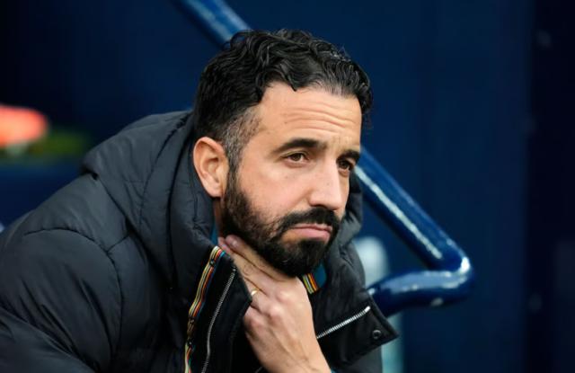 阿莫林坚持阵型体系不变,曼联的出路在哪里?